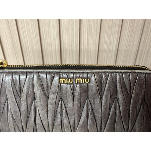 Authentic Miu Miu Matelasse Gray Leather Long Wallet - Picture 4 of 13